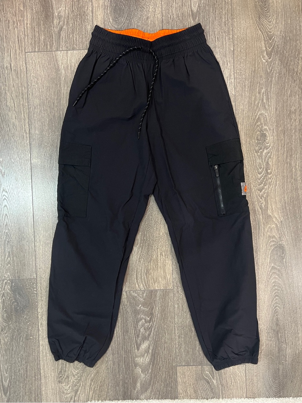 NIKE Sportswear Sports Utility Woven Cargo Pants - black/orange interior XS